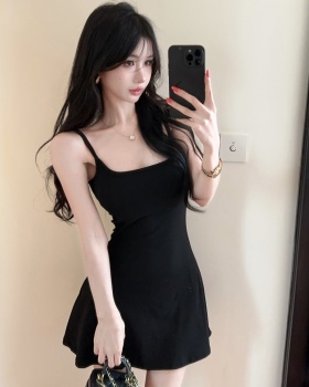 Sling sexy low-cut big skirt pinched waist halter dress