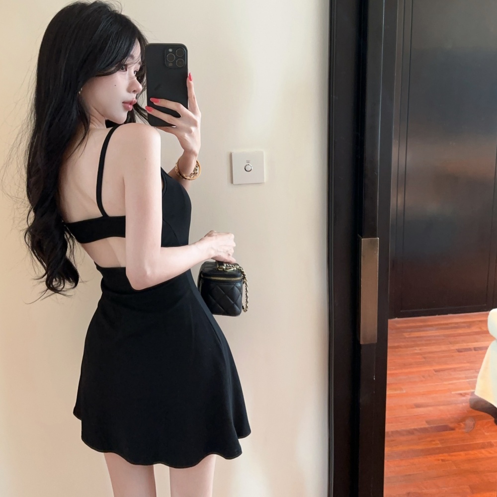 Sling sexy low-cut big skirt pinched waist halter dress