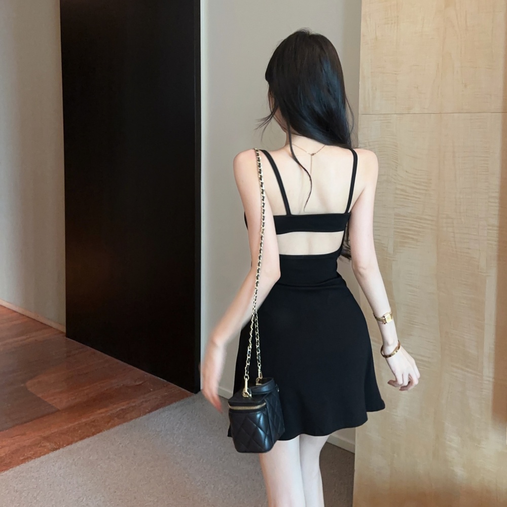 Sling sexy low-cut big skirt pinched waist halter dress