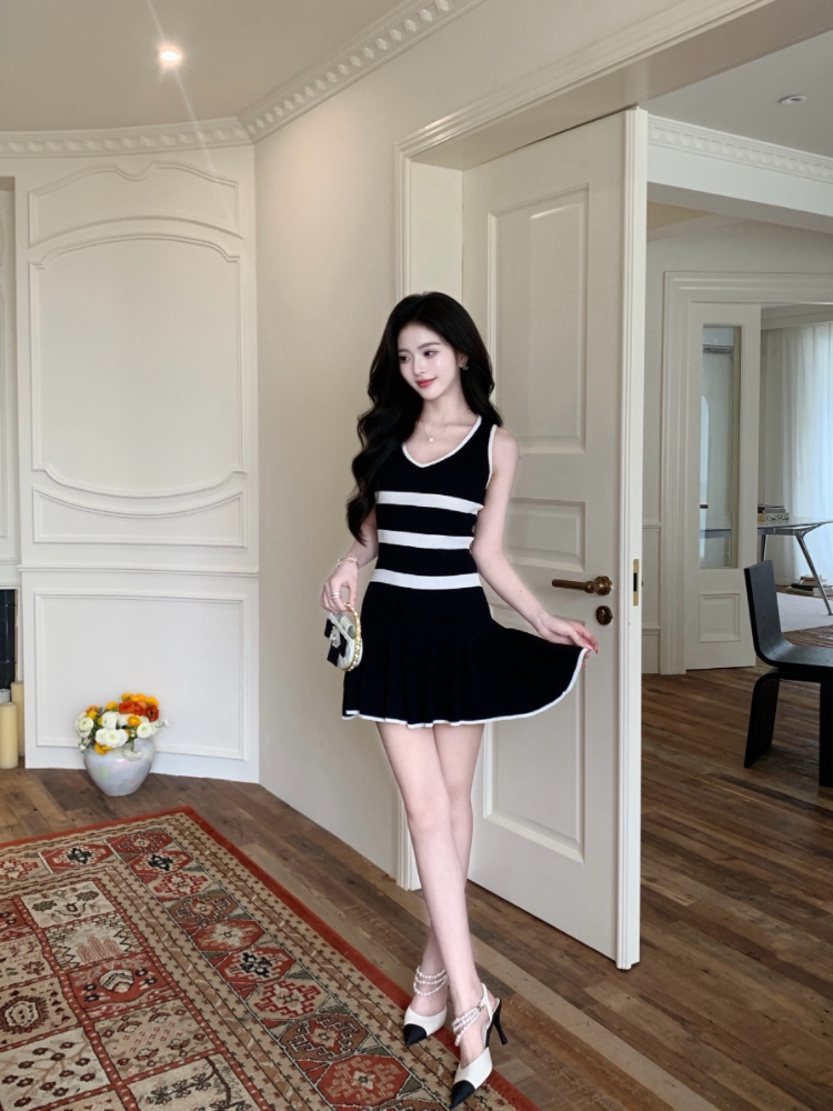 Summer temperament knitted stripe special France style dress