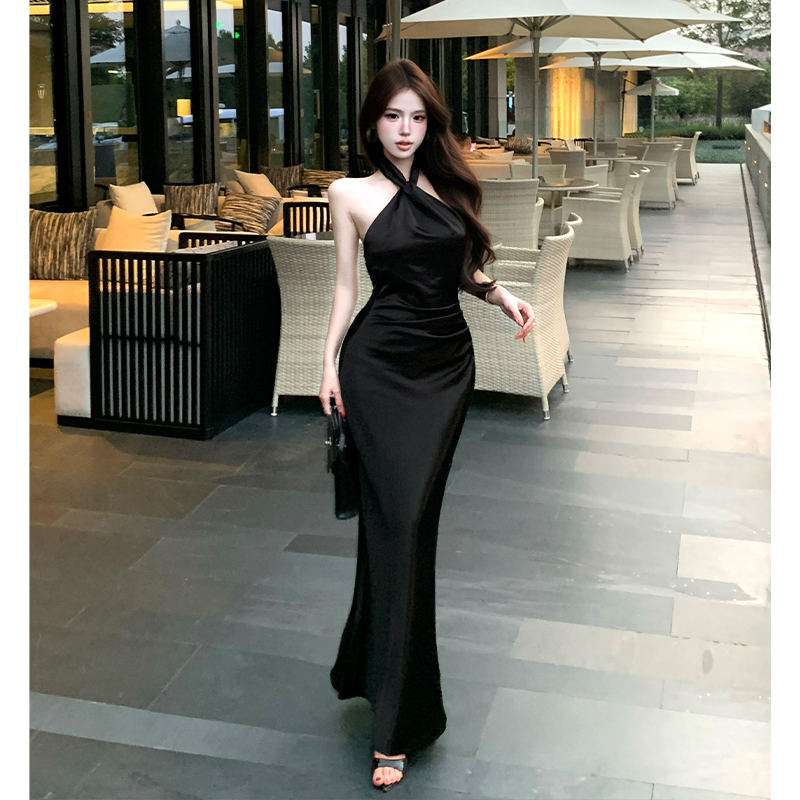 Niche black dress light luxury halter evening dress