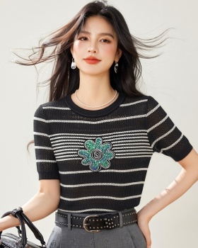 Round neck stripe flowers short sleeve T-shirt