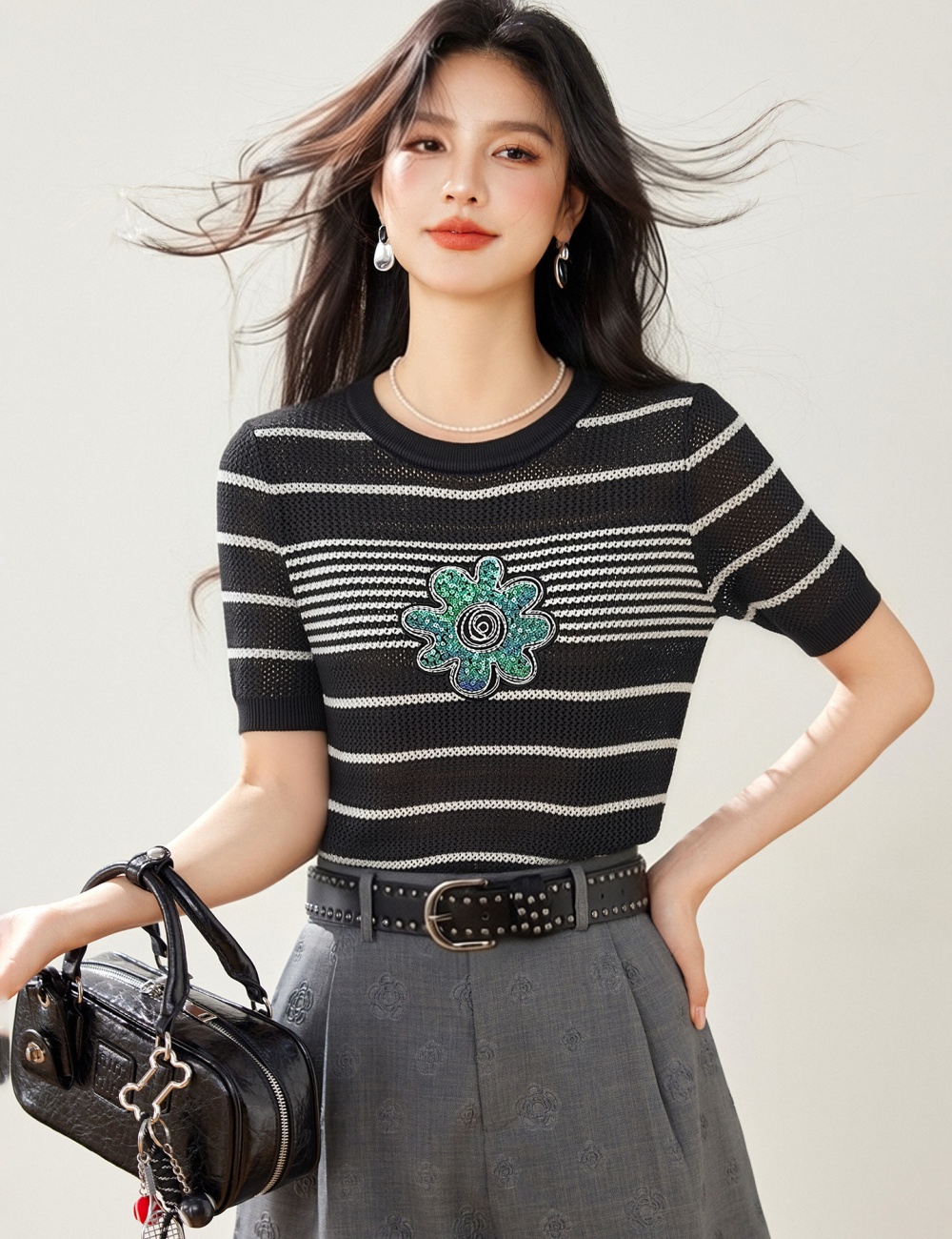 Round neck stripe flowers short sleeve T-shirt