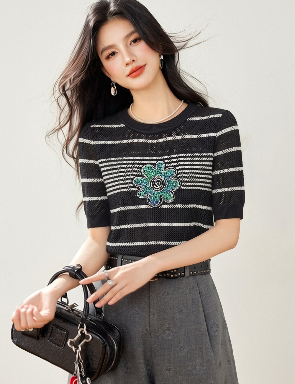 Round neck stripe flowers short sleeve T-shirt