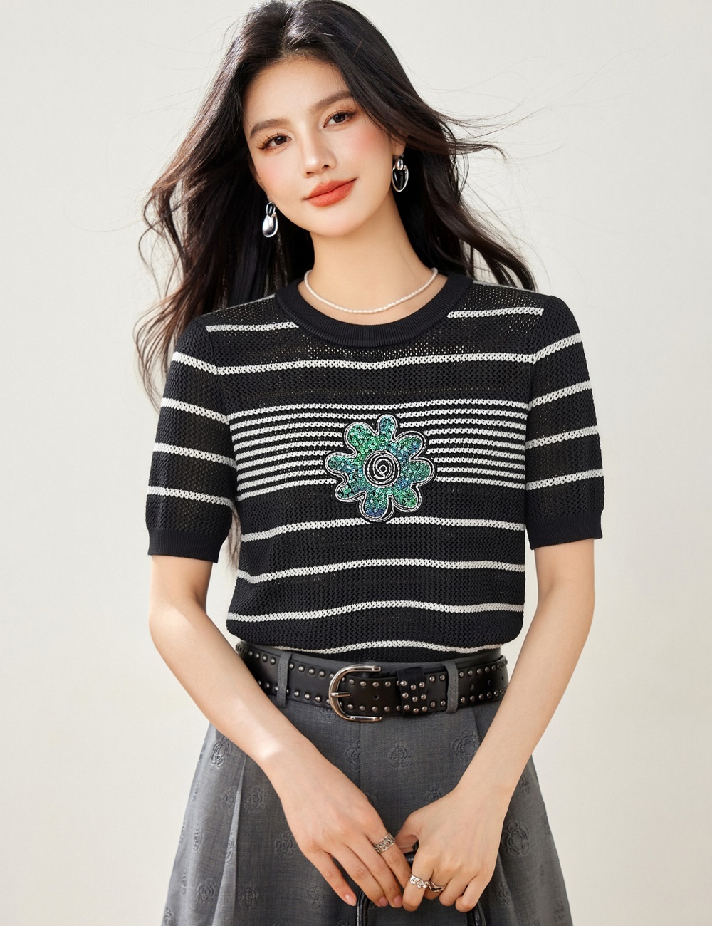 Round neck stripe flowers short sleeve T-shirt