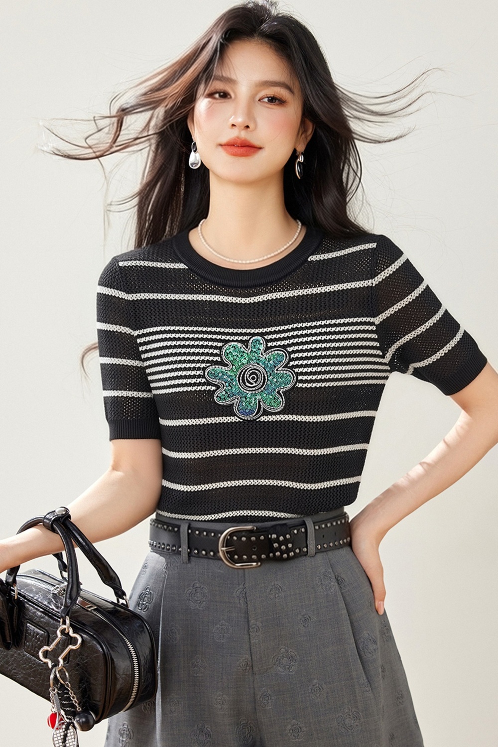Round neck stripe flowers short sleeve T-shirt