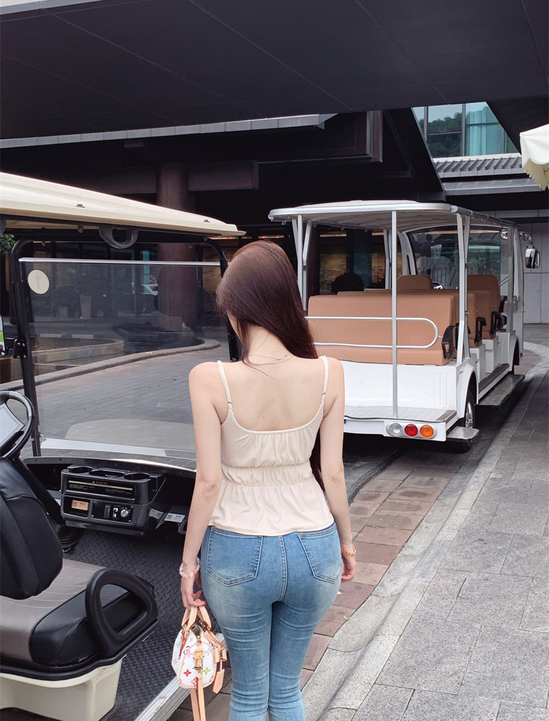 With chest pad spring and summer fold tops for women