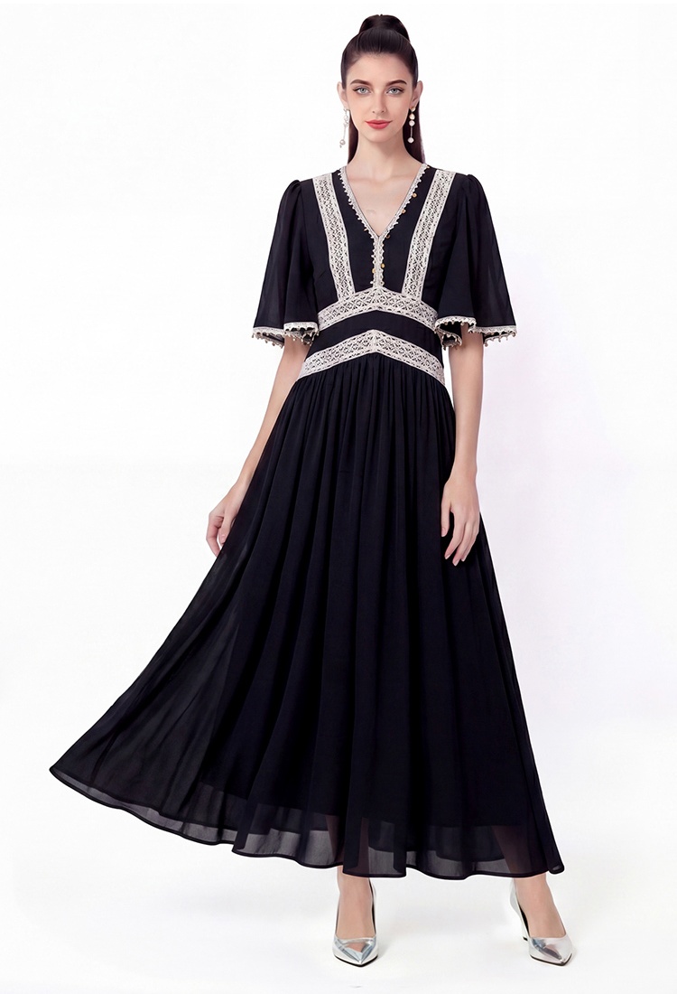 Lace large hem splice dress