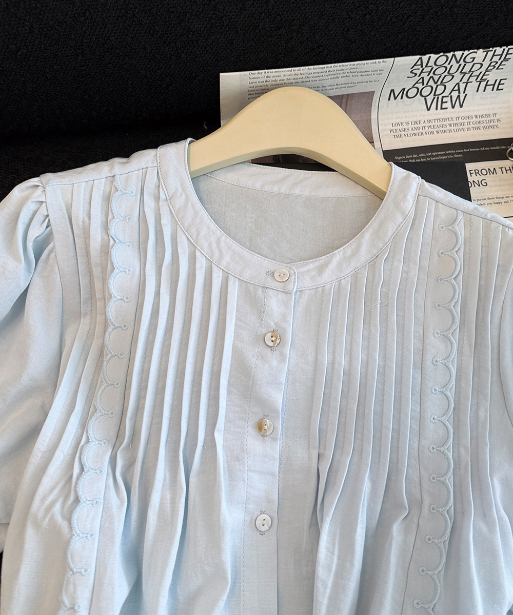 Round neck loose short sleeve tops embroidered summer shirt