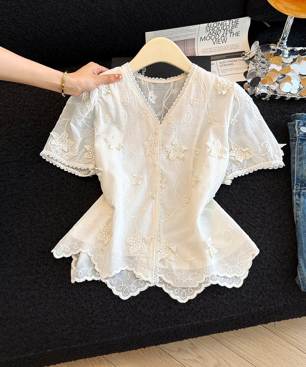 All-match embroidered shirt splice V-neck small shirt