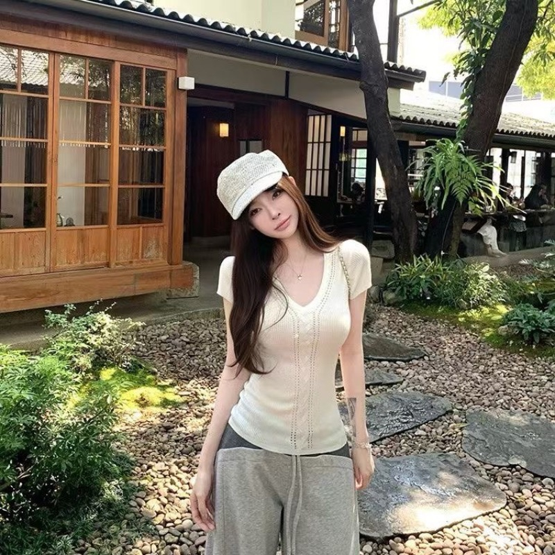 Knitted unique T-shirt slim wears outside tops