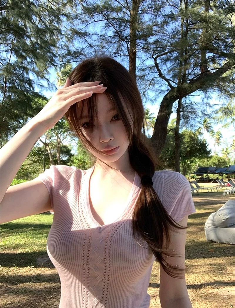 Knitted unique T-shirt slim wears outside tops