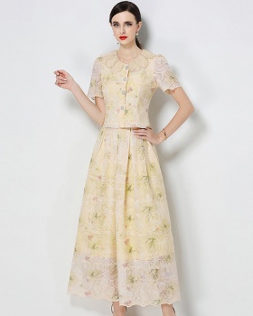 Fashion slim embroidery petal collar skirt a set