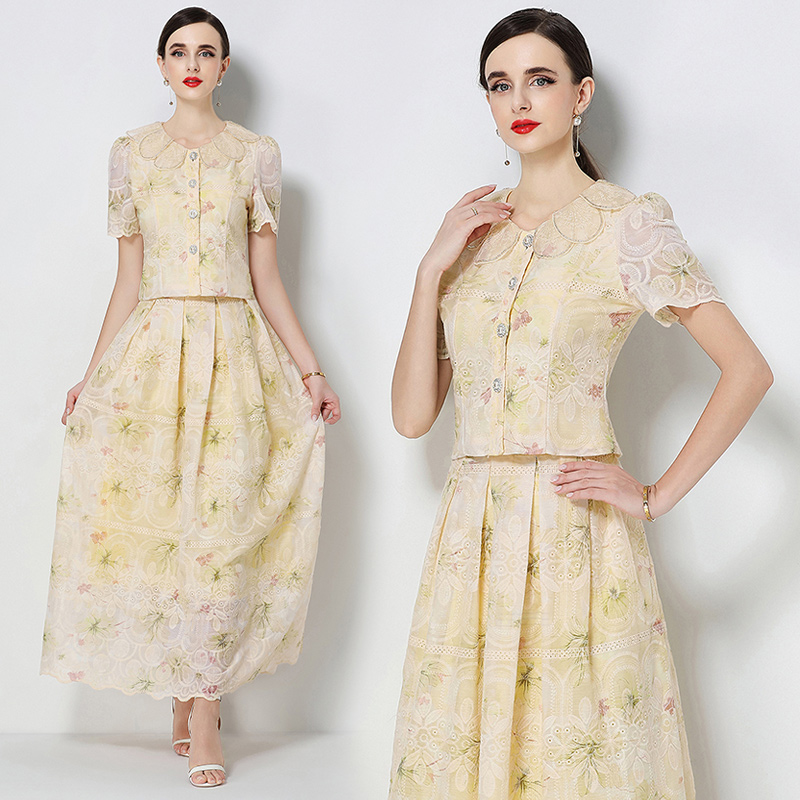 Fashion slim embroidery petal collar skirt a set