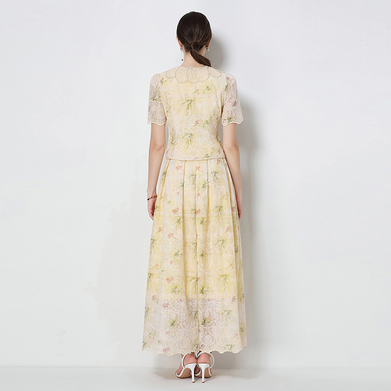 Fashion slim embroidery petal collar skirt a set