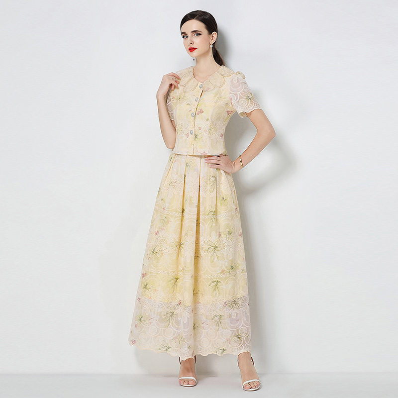 Fashion slim embroidery petal collar skirt a set