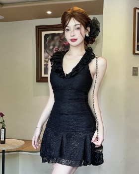 Lace bottoming tight package hip sexy low-cut dress