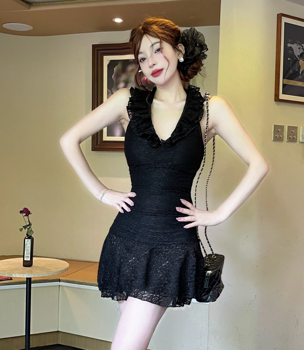 Lace bottoming tight package hip sexy low-cut dress