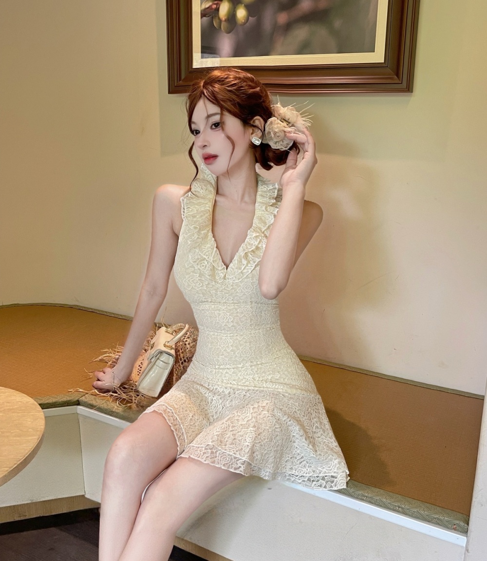 Lace bottoming tight package hip sexy low-cut dress