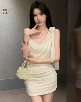 Summer sleeveless butterfly dress slim short fold brooch