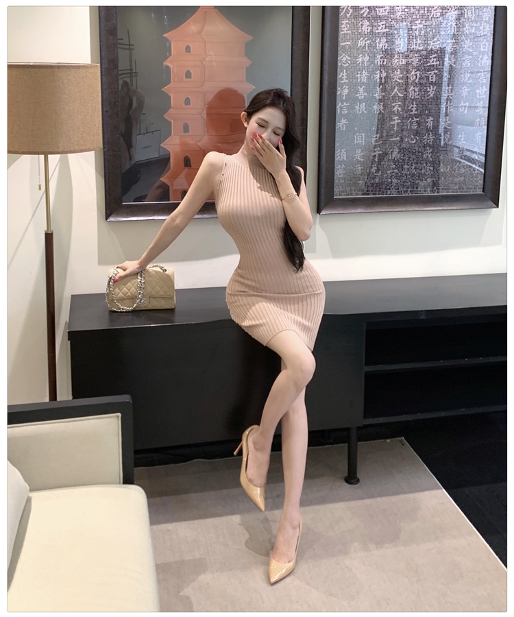 Slim knitted T-back half high collar beading dress for women