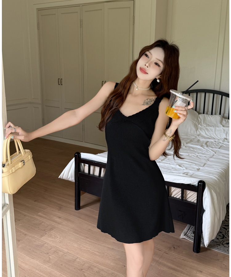 Show young summer T-back V-neck slim dress