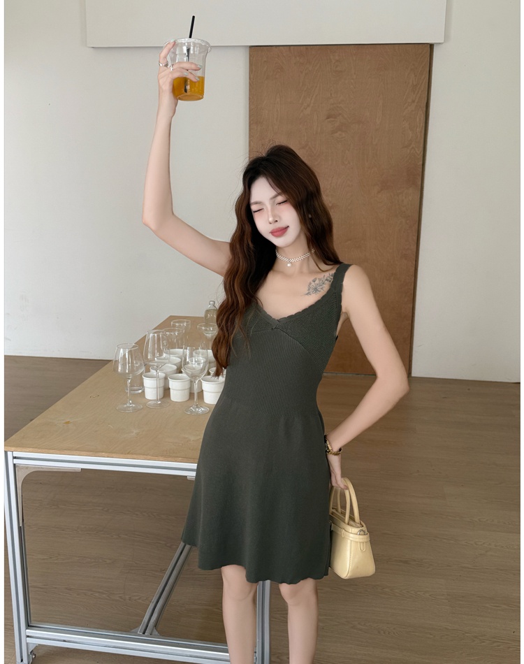 Show young summer T-back V-neck slim dress