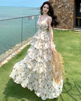 Cake vacation slim sling special V-neck dress for women