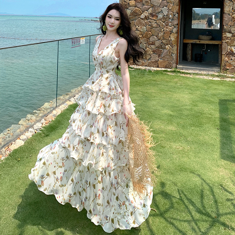 Cake vacation slim sling special V-neck dress for women