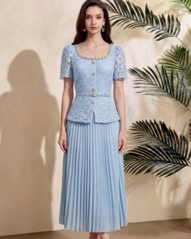 With belt pleated chanelstyle rhinestone big round neck dress