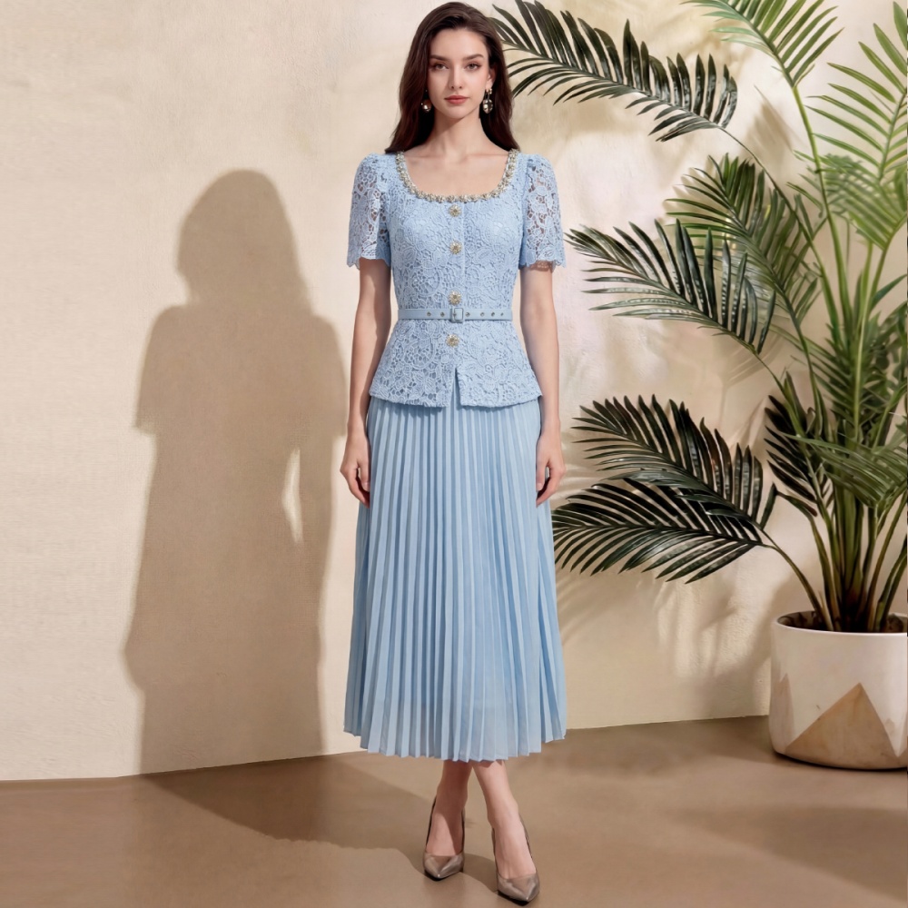 With belt pleated chanelstyle rhinestone big round neck dress