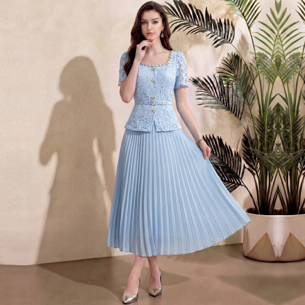 With belt pleated chanelstyle rhinestone big round neck dress