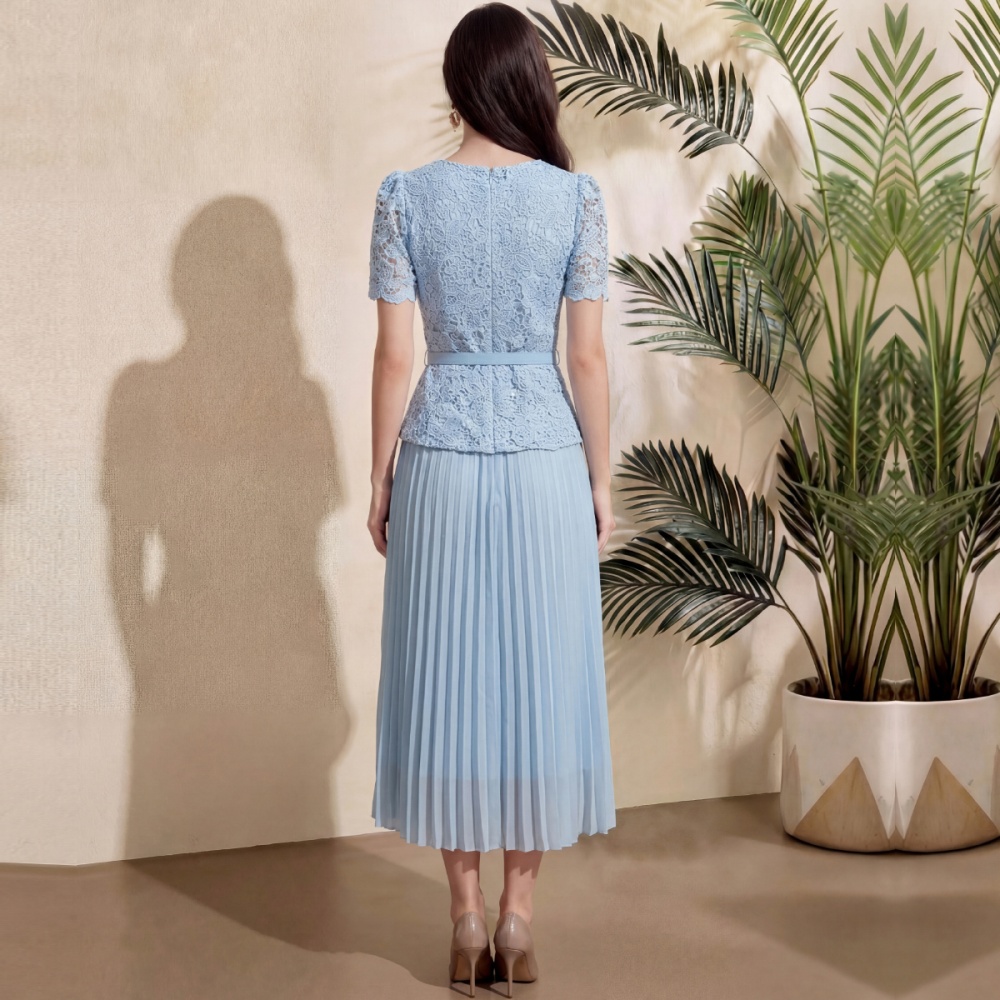 With belt pleated chanelstyle rhinestone big round neck dress