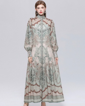 Pinched waist cstand collar niche dress