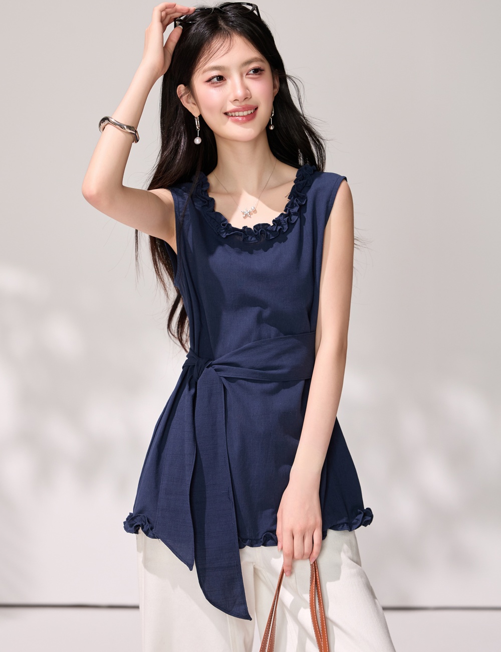 Niche wood ear shirt U-neck temperament tops