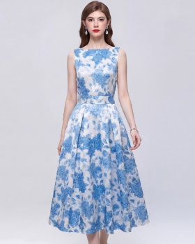 Pinched waist A-line France style sleeveless dress