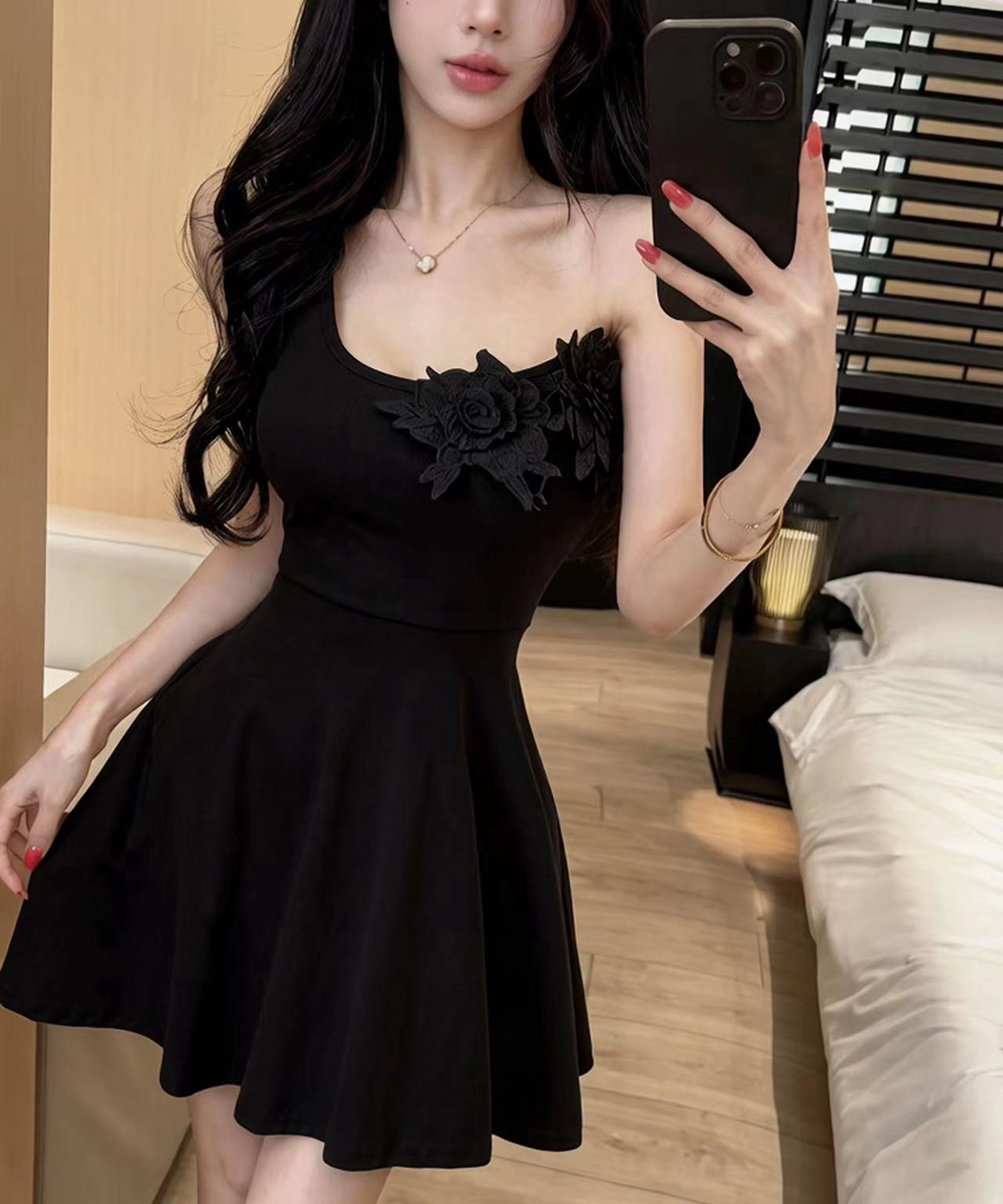 Low-cut sling dress flowers big skirt formal dress