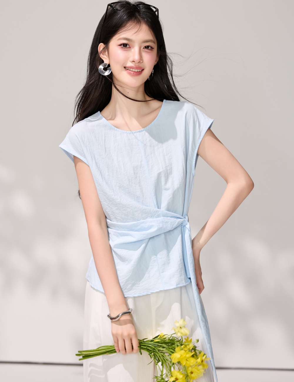 Pinched waist niche shirt light-blue tops for women