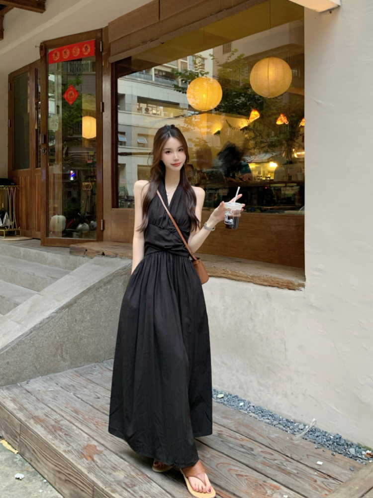 Fold V-neck white vest halter slim dress