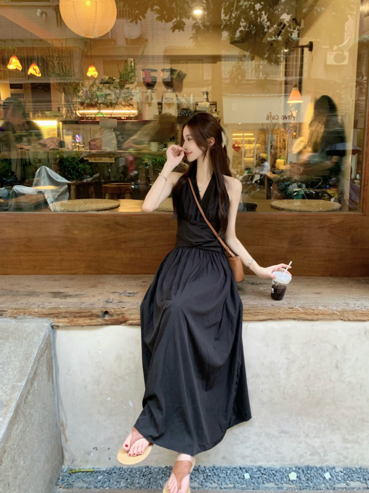 Fold V-neck white vest halter slim dress