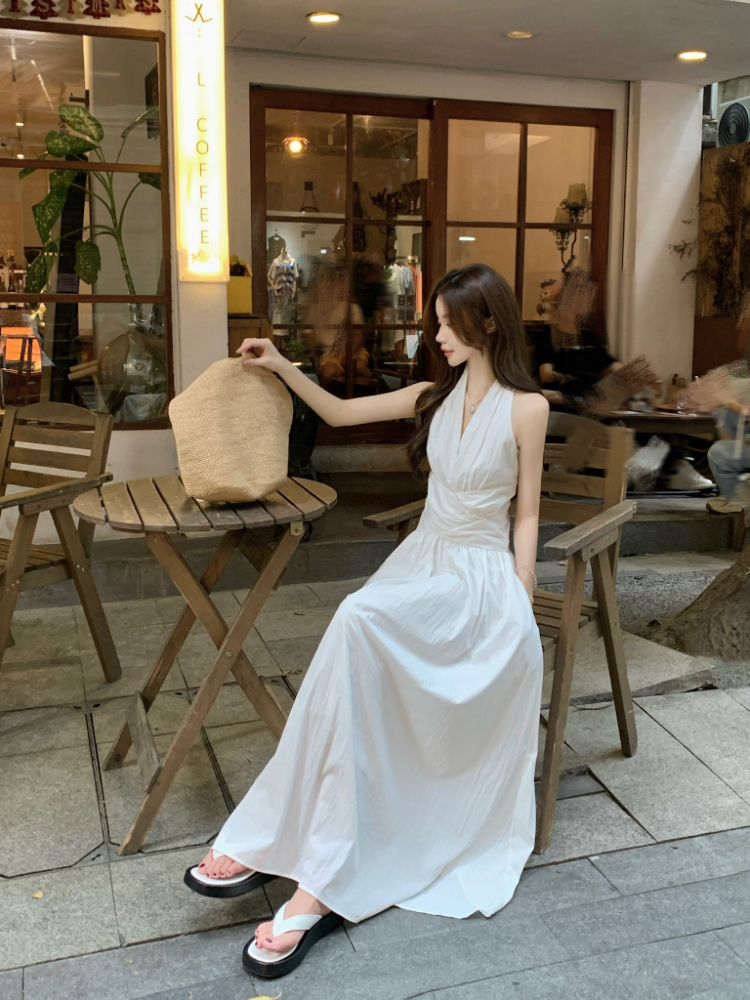 Fold V-neck white vest halter slim dress