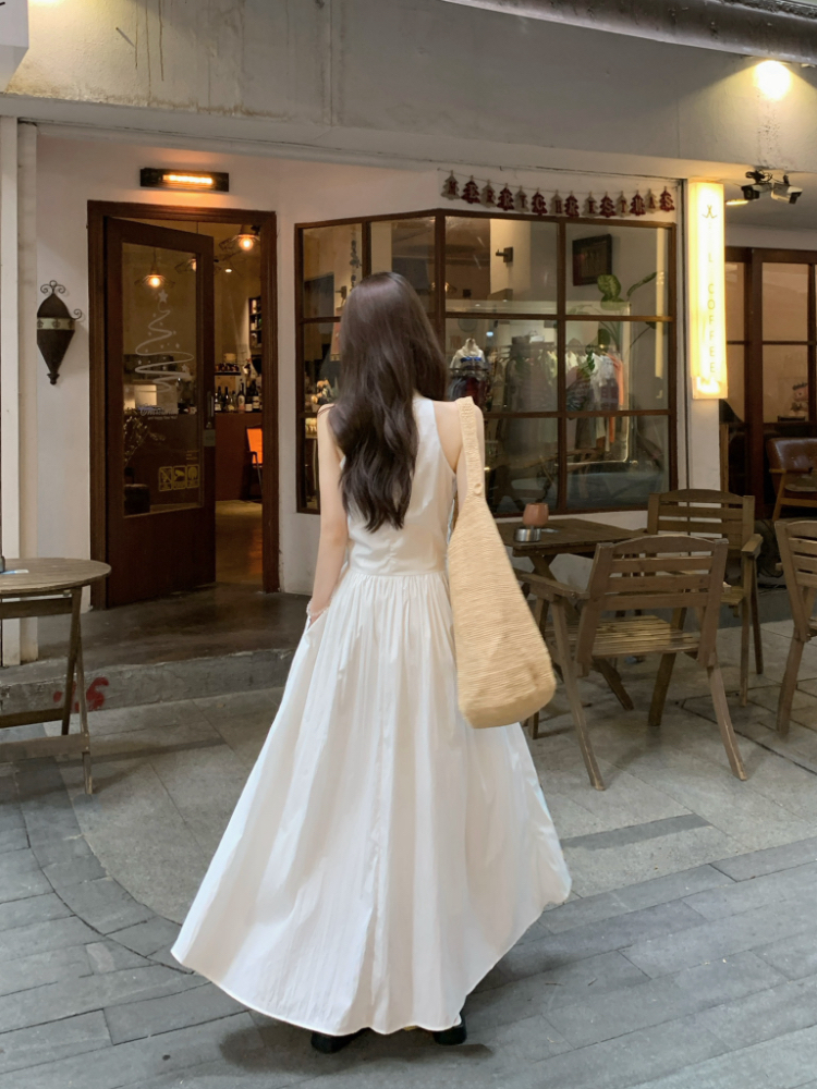 Fold V-neck white vest halter slim dress