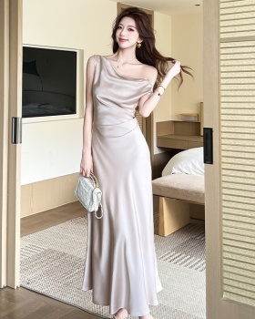 France style satin mermaid sloping shoulder dress