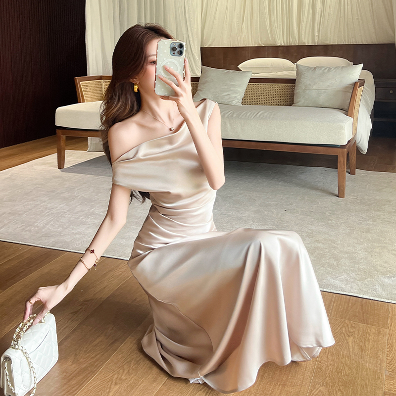 France style satin mermaid sloping shoulder dress