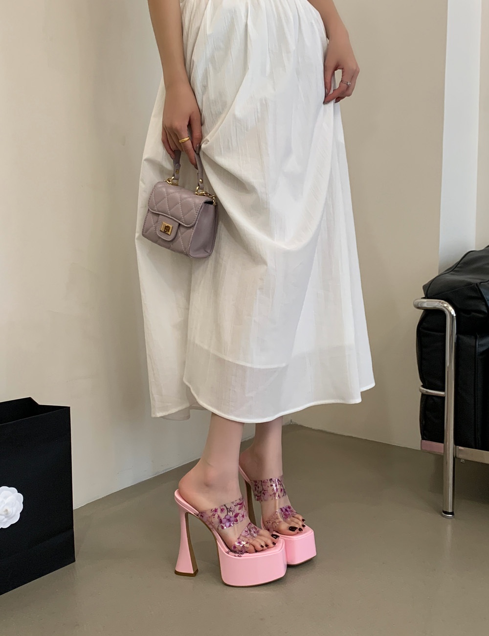Transparent thick platform wears outside slippers for women
