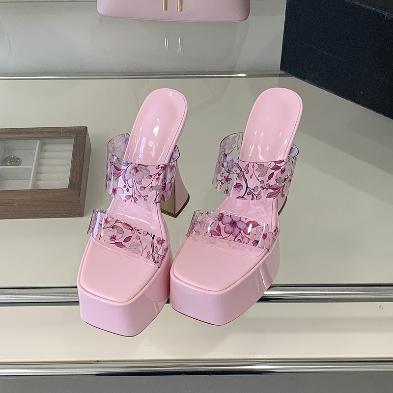 Transparent thick platform wears outside slippers for women