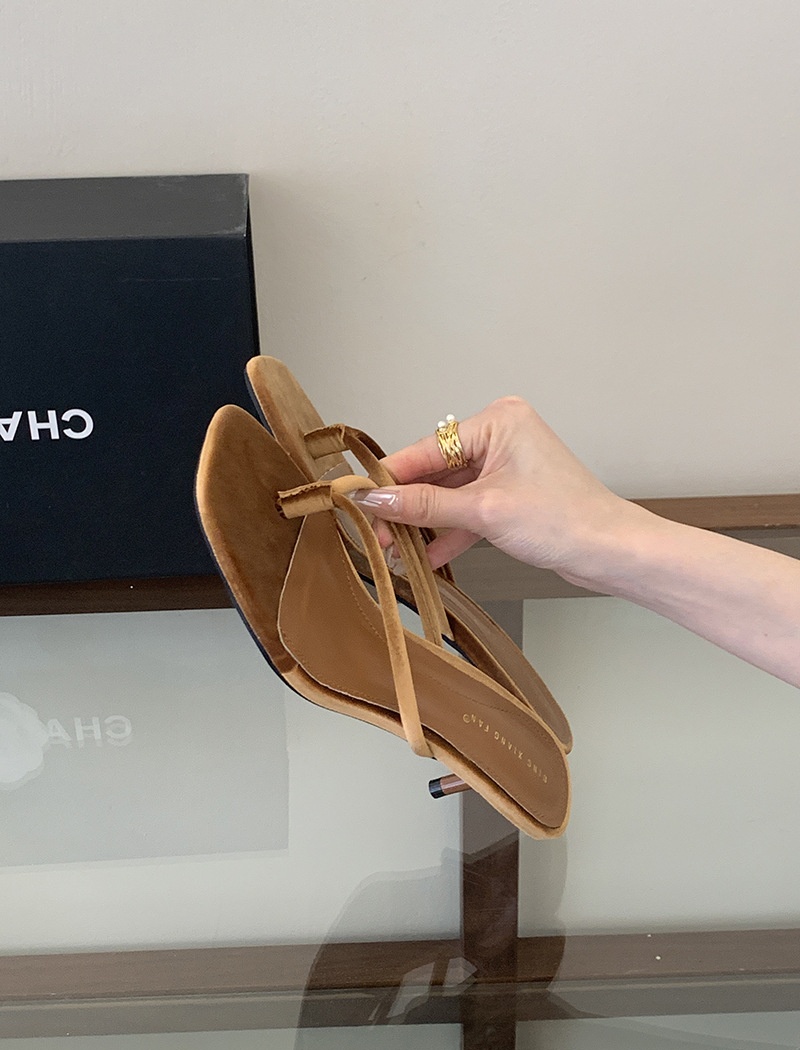 Simple open toe  France style kitten flip-flops