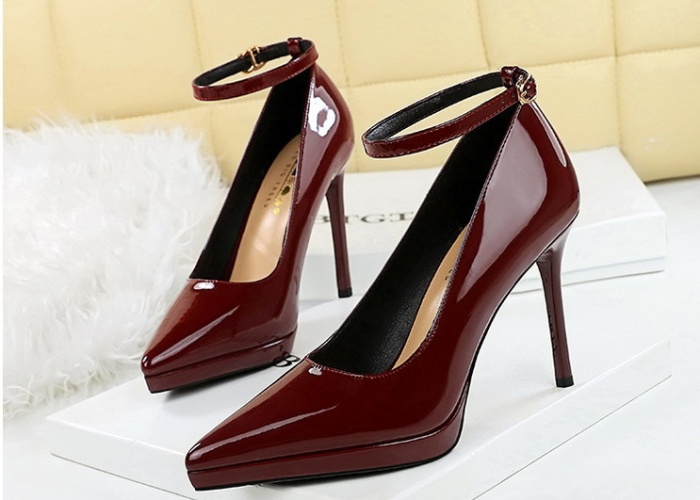 Fine-root patent leather shoes low platform for women