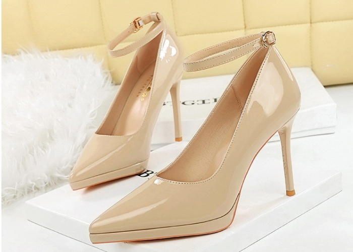 Fine-root patent leather shoes low platform for women