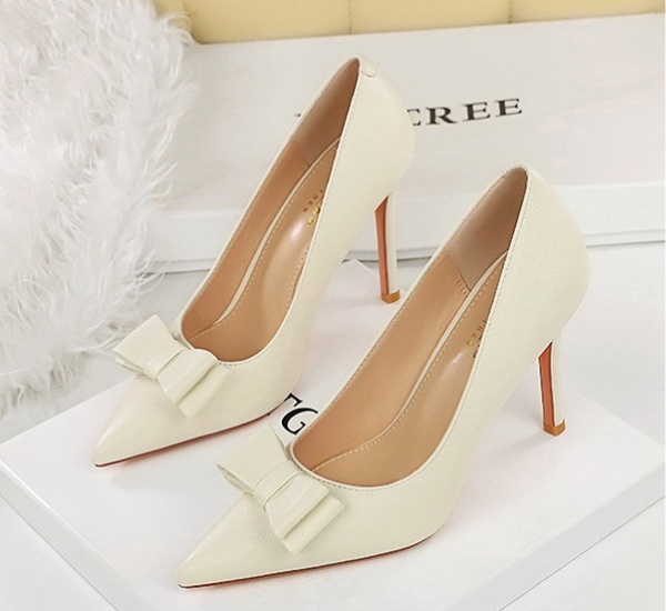 Low fine-root pointed lazy shoes for women